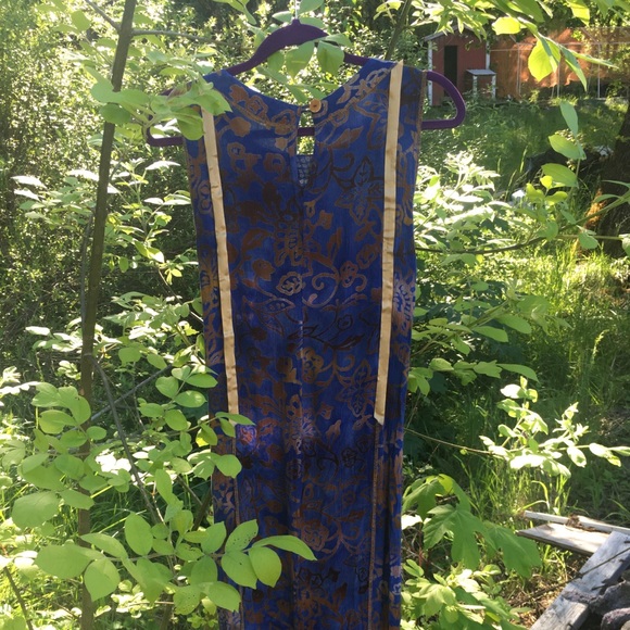 Goddess dress with pockets! - Picture 2 of 3